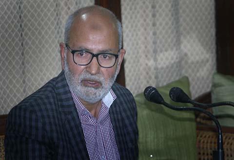 Govt teachers flout tuition ban
